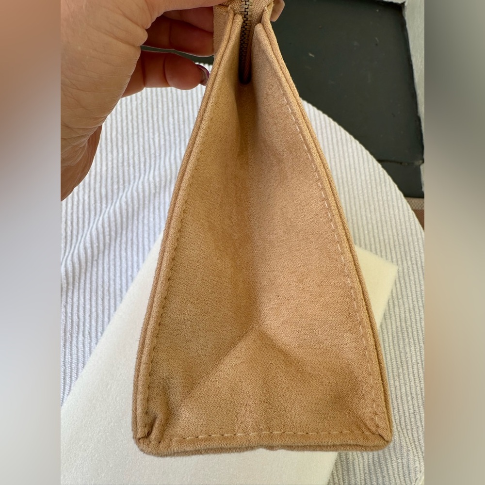 Michael Michael Kors Suede Tan Cosmetic Beauty Zipper Bag 8 1/2” X 6 1/4” X 3” - Picture 6 of 13
